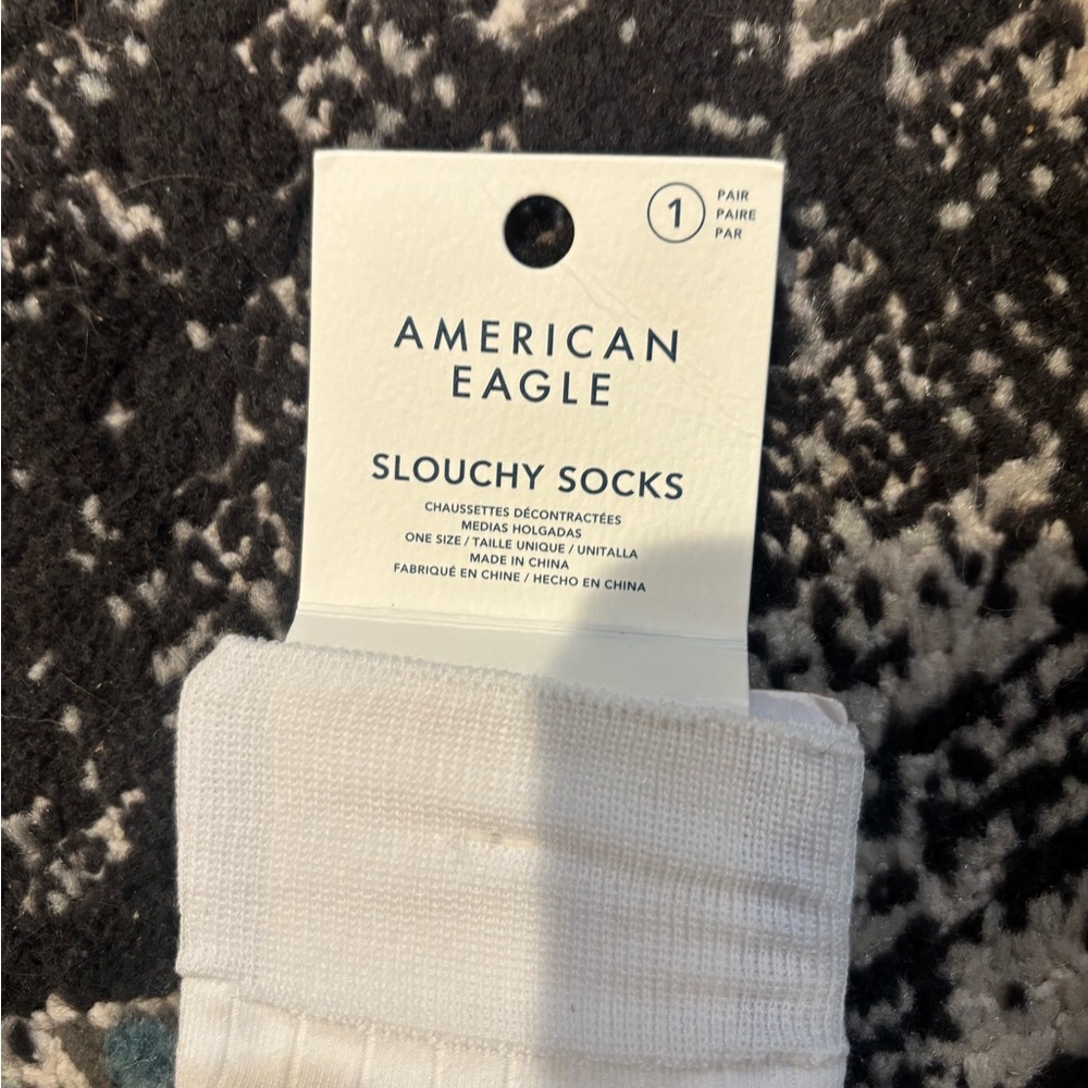 NWT American Eagle Outfitters White Slouchy Socks - 1 Pair